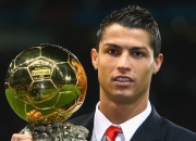 开云体育官网-梅赛德斯完胜迈凯伦，诺里斯惊艳四座，一场策略与天赋的终极对决