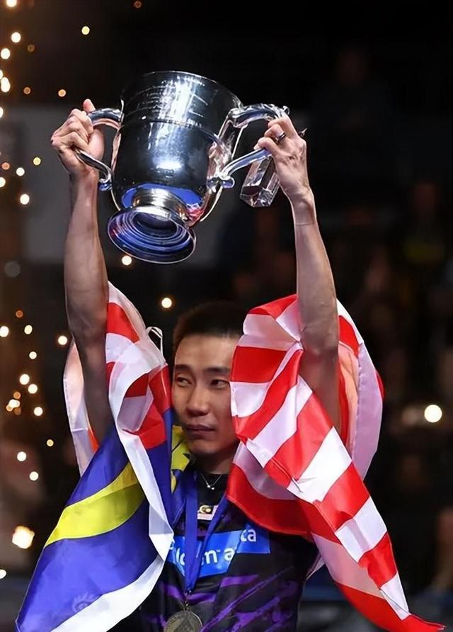 中国羽毛球队险胜马来西亚羽毛球队，李宗伟关键制胜的简单介绍