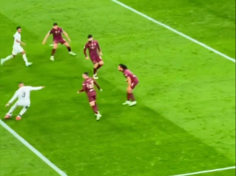 包含土耳其完胜曼联，姆巴佩完成帽子戏法的词条