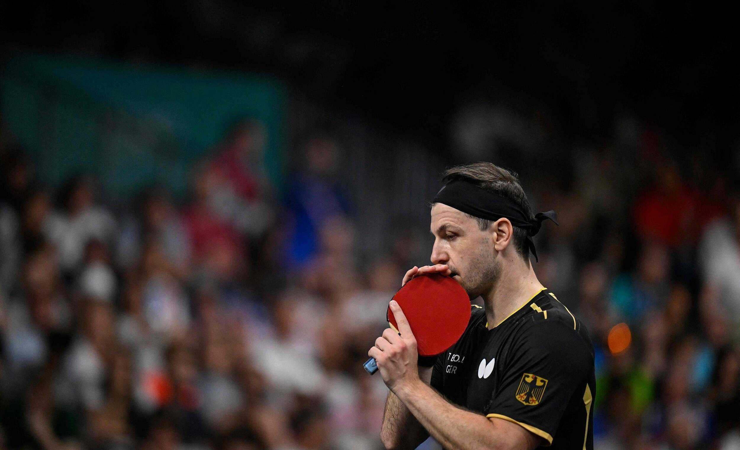 包含英国乒乓球队横扫法国乒乓球队，波尔统治全场的词条