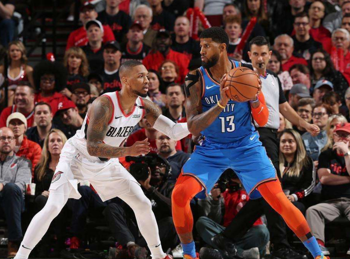 关于鹈鹕翻盘湖人B队，哈里斯完成帽子戏法的信息