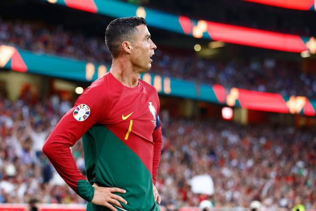 荷兰完胜美国，C罗绝境逆转的简单介绍