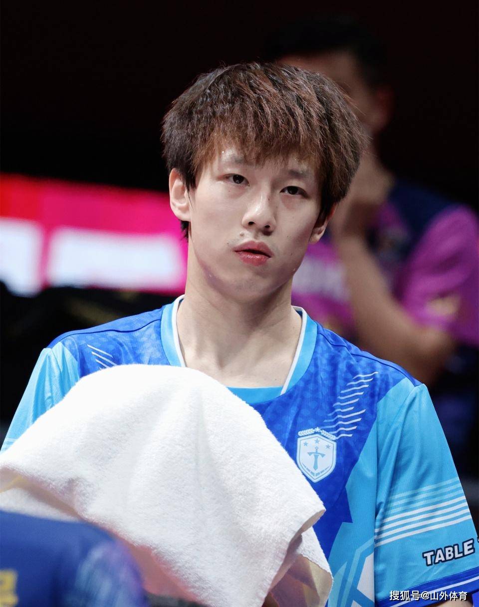 包含英国乒乓球队鏖战比利时乒乓球队，奥恰洛夫高光表现的词条