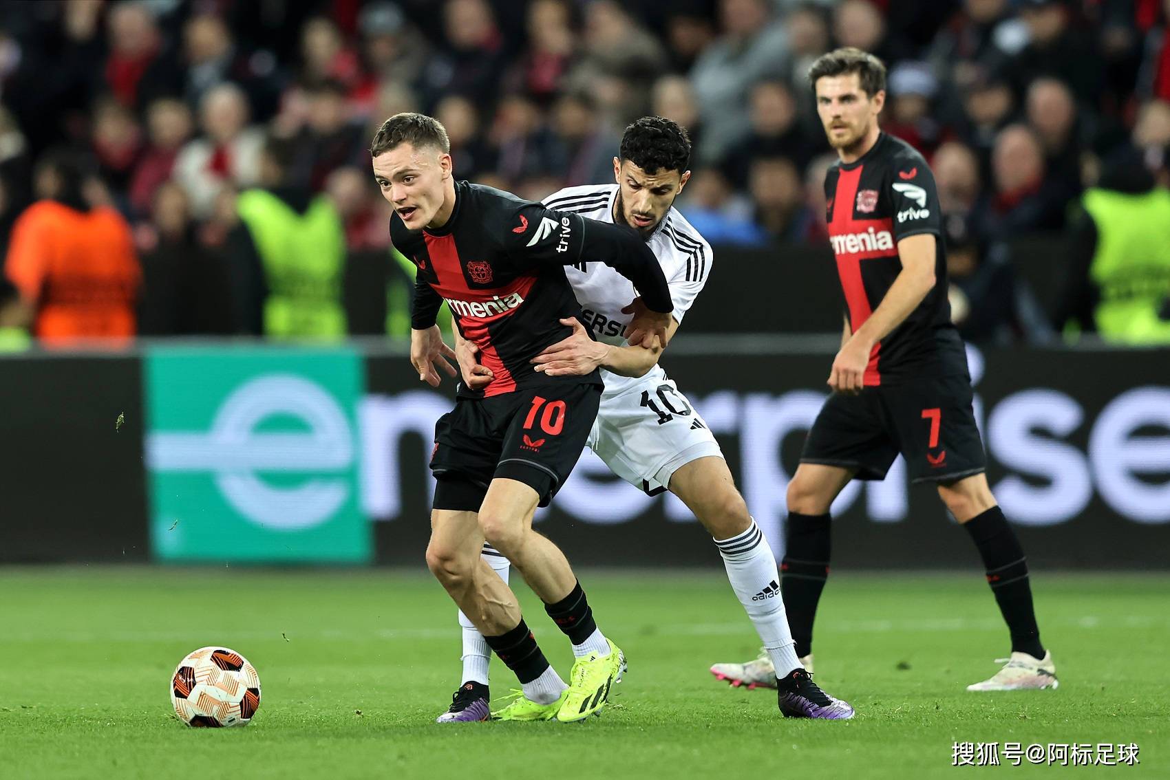 米兰不敌亚特兰大客场失利，欧冠席位岌岌可危