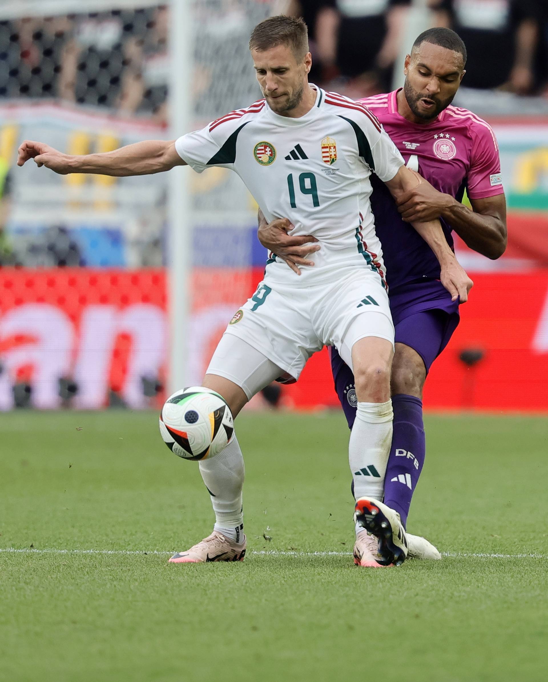 包含克罗地亚国家队遗憾落败，德国晋级决赛的词条