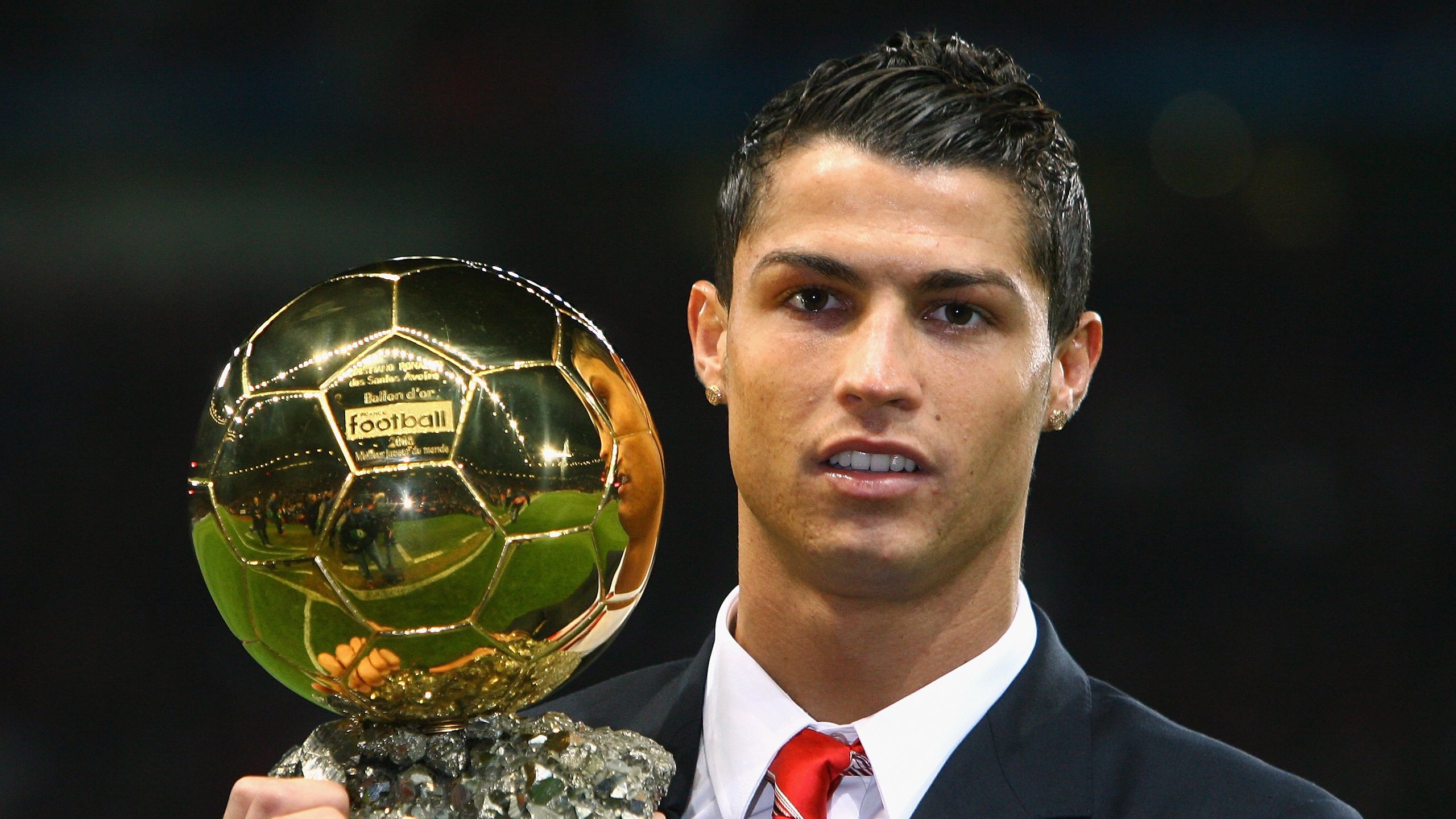 梅赛德斯完胜迈凯伦，诺里斯惊艳四座，一场策略与天赋的终极对决