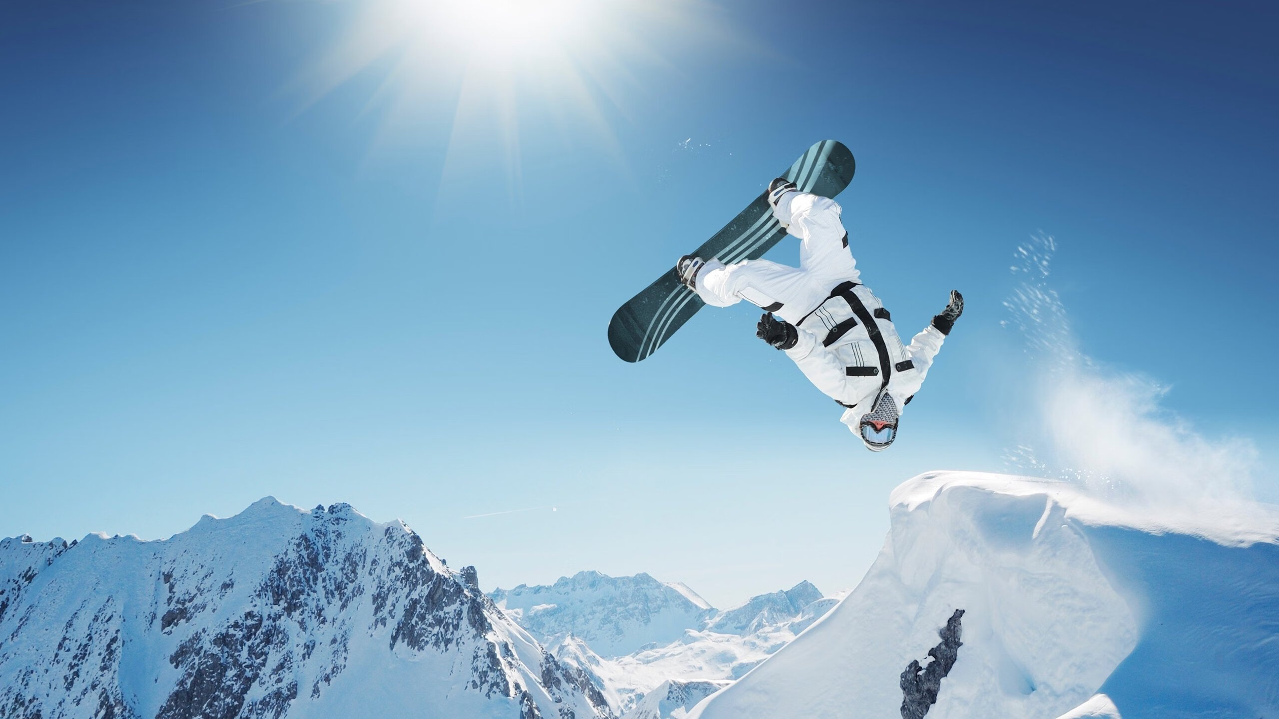 鲁德点燃赛场,ATP总决赛惊险胜出,年终巅峰之战铸就网坛新传奇