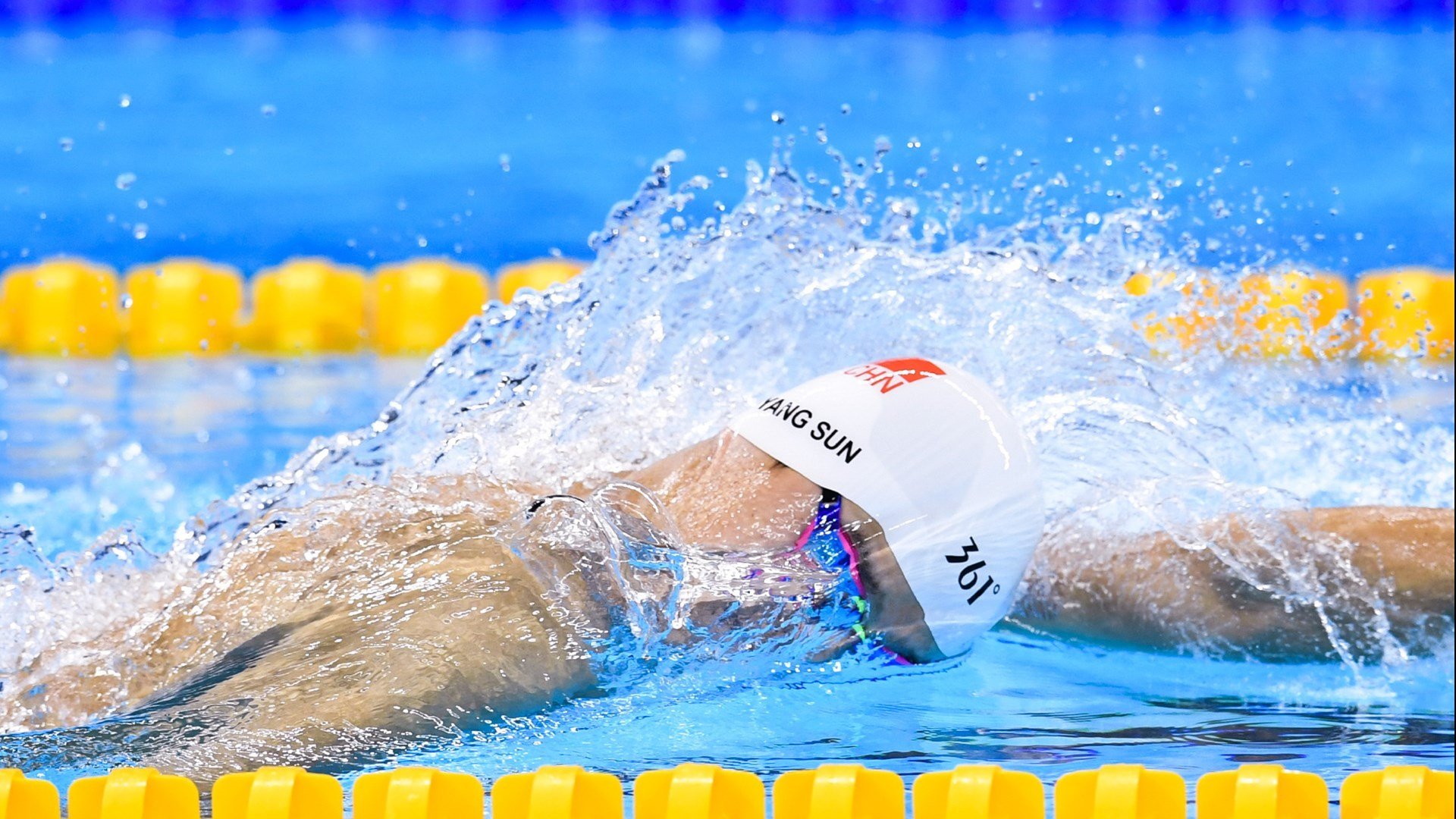 一夜封神,当乔治用一场完美风暴,把快船拖出泥潭,也让拉满评分从此有了新定义